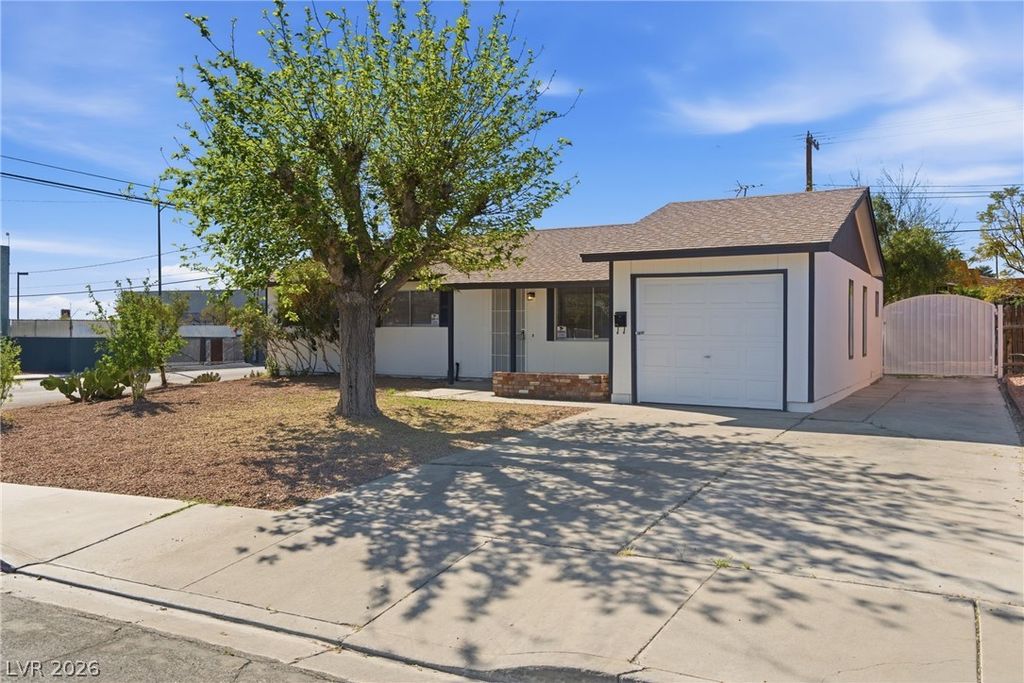 Image 16 of property listing at 6501 Casada Way, Las Vegas, NV 89107