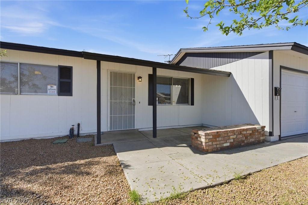 Image 18 of property listing at 6501 Casada Way, Las Vegas, NV 89107