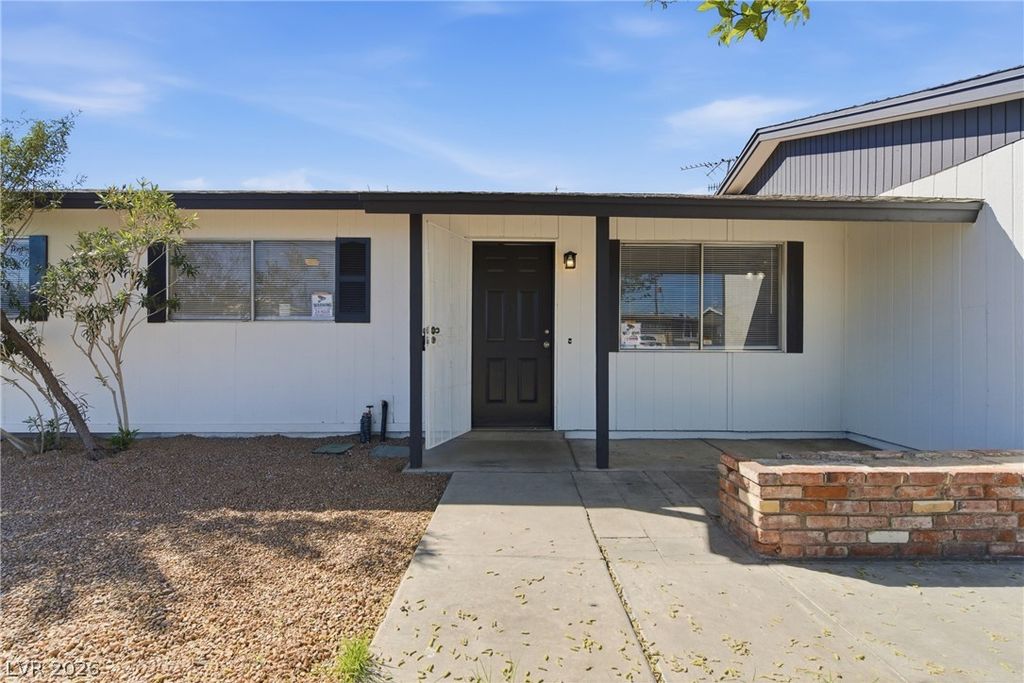 Image 2 of property listing at 6501 Casada Way, Las Vegas, NV 89107