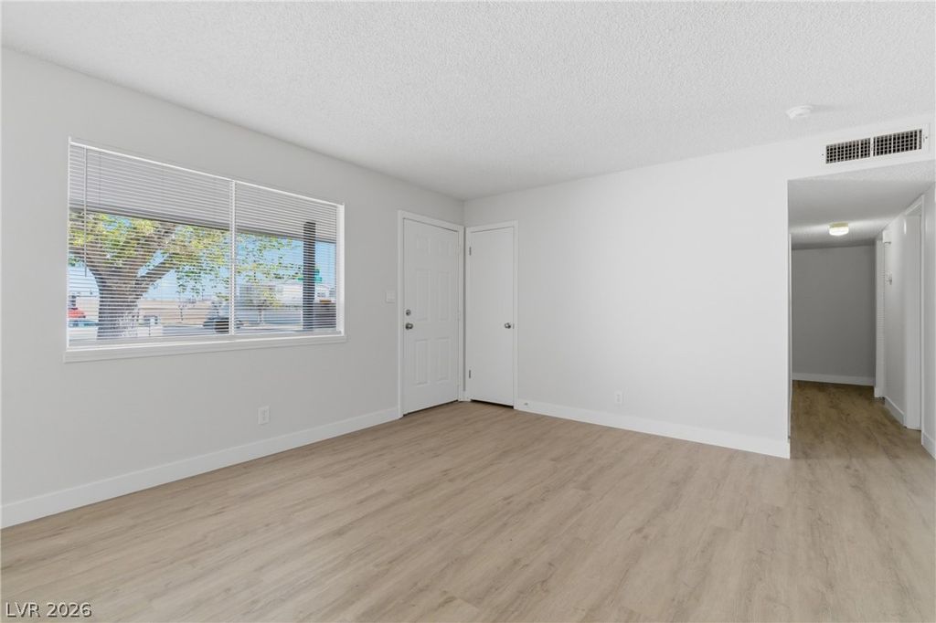 Image 24 of property listing at 6501 Casada Way, Las Vegas, NV 89107