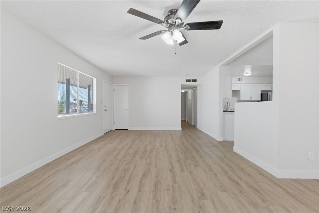 Image 4 of property listing at 6501 Casada Way, Las Vegas, NV 89107