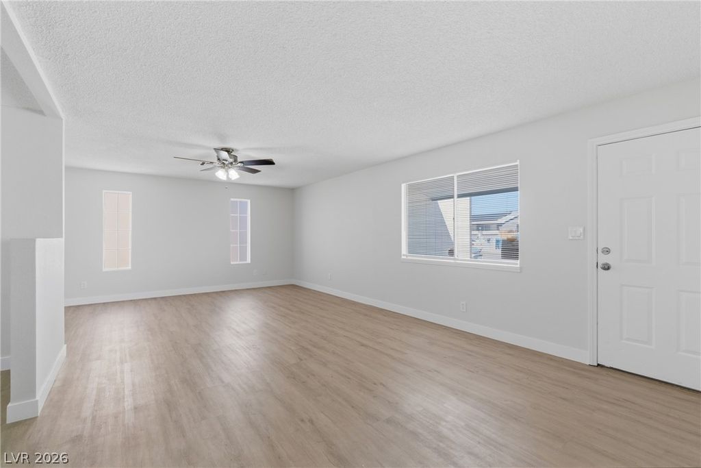 Image 5 of property listing at 6501 Casada Way, Las Vegas, NV 89107