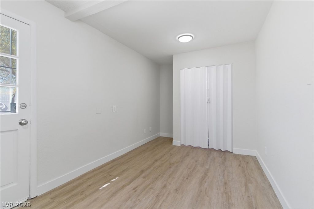 Image 8 of property listing at 6501 Casada Way, Las Vegas, NV 89107