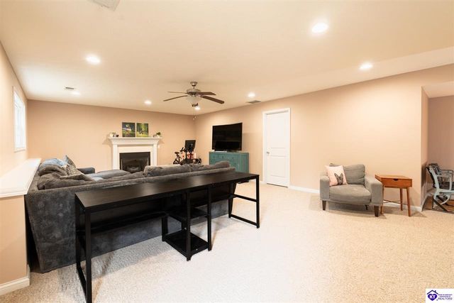 86 Daisy Lane, Brandenburg, KY 40108