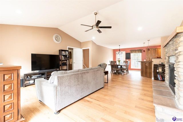 86 Daisy Lane, Brandenburg, KY 40108