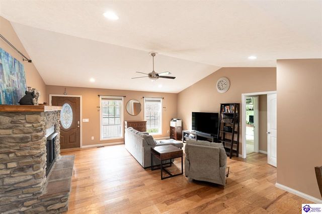 86 Daisy Lane, Brandenburg, KY 40108