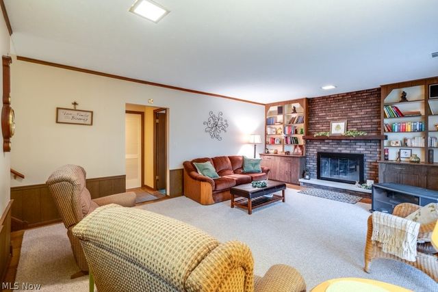 6100 Paisley Drive, North Olmsted, OH 44070