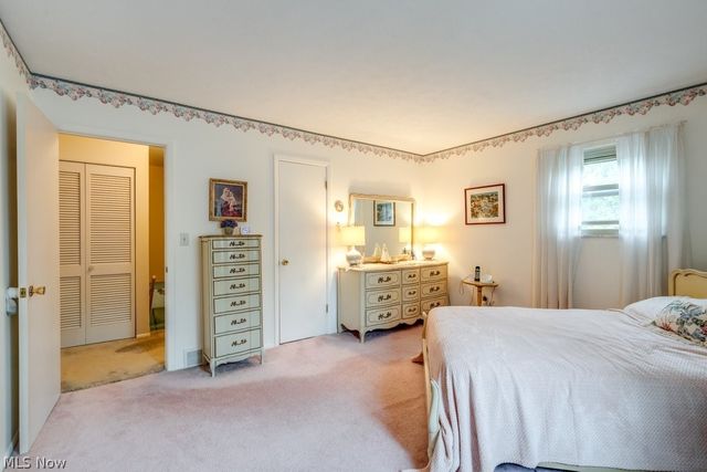 6100 Paisley Drive, North Olmsted, OH 44070