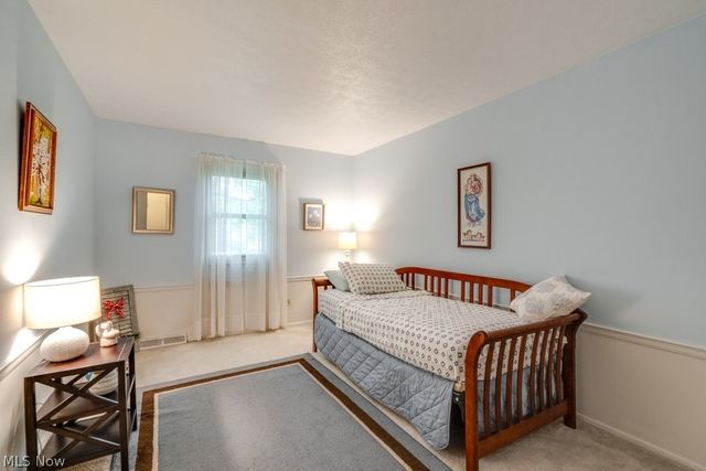 6100 Paisley Drive, North Olmsted, OH 44070