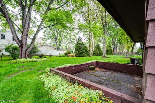 6100 Paisley Drive, North Olmsted, OH 44070
