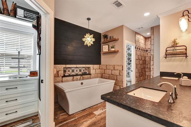 40410 Rolling Forest Drive, Magnolia, TX 77354