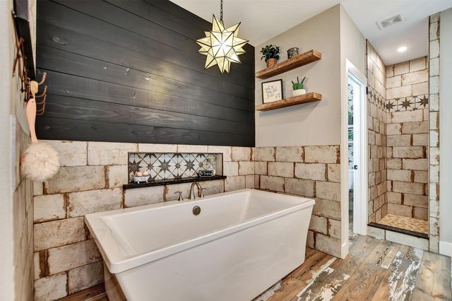 40410 Rolling Forest Drive, Magnolia, TX 77354