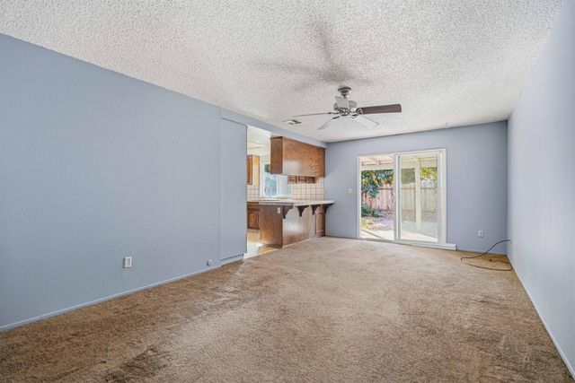 1831 Burgundy Dr, Escalon, CA 95320
