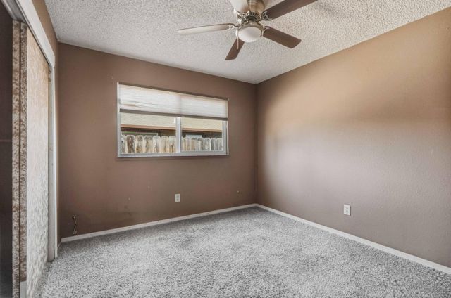 1831 Burgundy Dr, Escalon, CA 95320