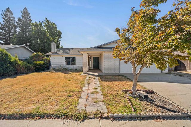 1831 Burgundy Dr, Escalon, CA 95320