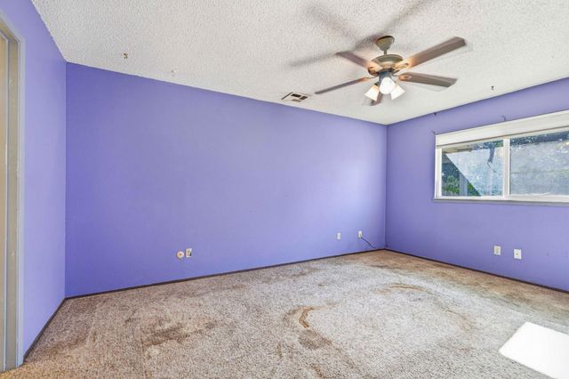 1831 Burgundy Dr, Escalon, CA 95320