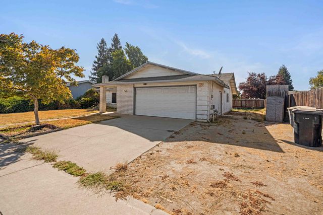 1831 Burgundy Dr, Escalon, CA 95320