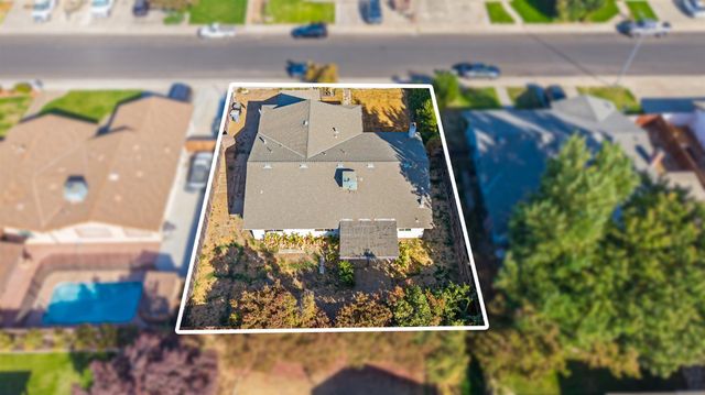 1831 Burgundy Dr, Escalon, CA 95320