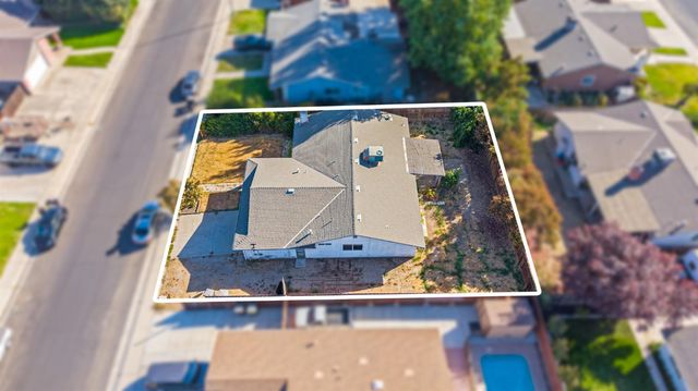 1831 Burgundy Dr, Escalon, CA 95320