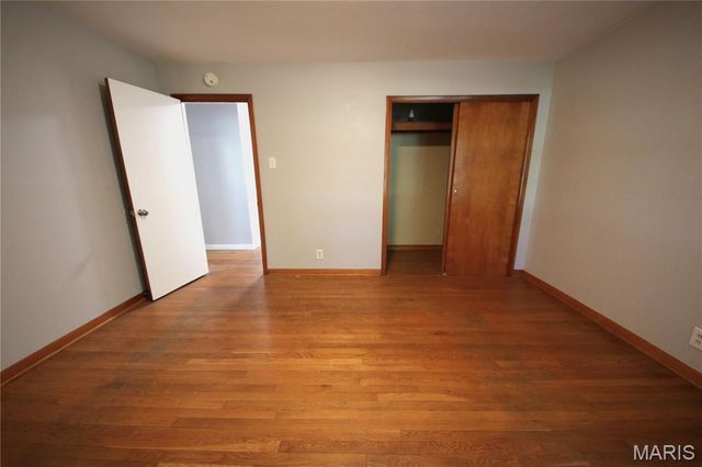 90 Green Acres Road, Bellefontaine Nghbrs, MO 63137