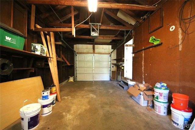 90 Green Acres Road, Bellefontaine Nghbrs, MO 63137