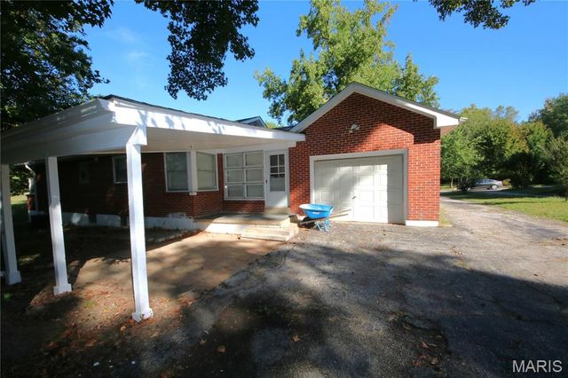 90 Green Acres Road, Bellefontaine Nghbrs, MO 63137