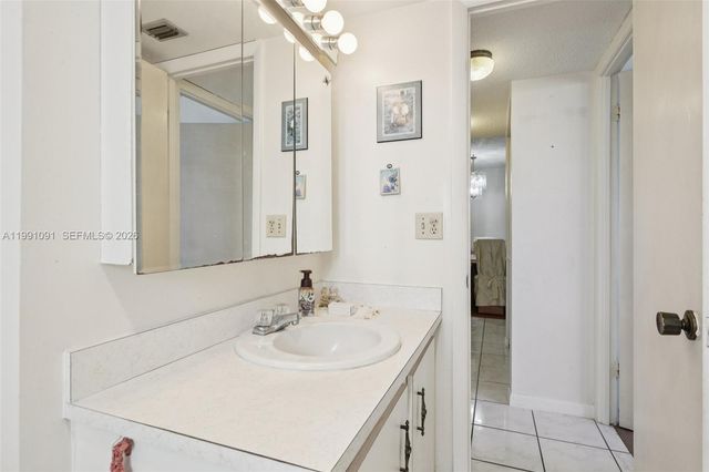 3050 N Holiday Springs Boulevard 101, Margate, FL 33063