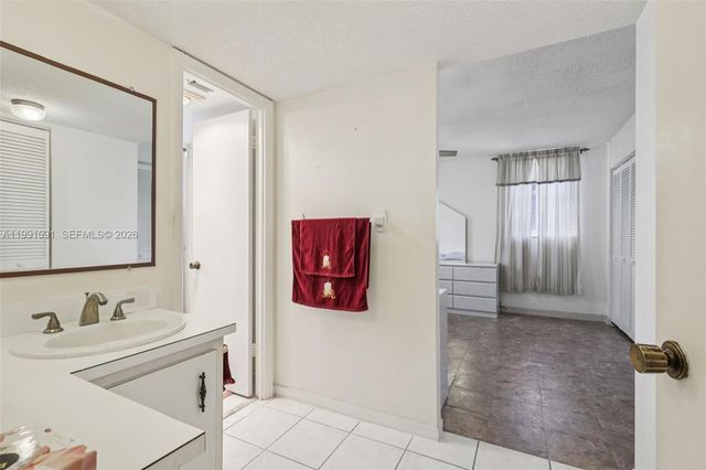 3050 N Holiday Springs Boulevard 101, Margate, FL 33063