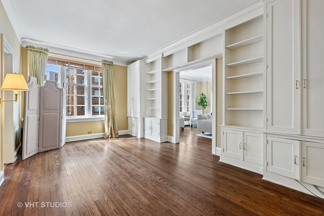 220 E WALTON Place 9W, Chicago, IL 60611