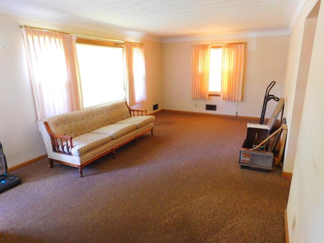1087 Magnolia Avenue E, Saint Paul, MN 55106