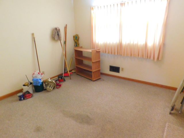 1087 Magnolia Avenue E, Saint Paul, MN 55106