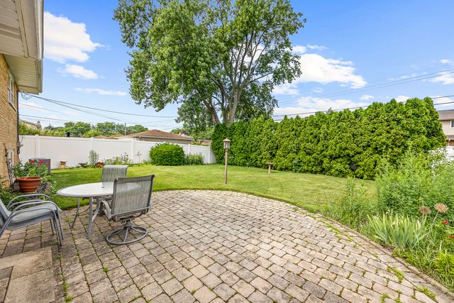 2922 Sunnyside Avenue, Westchester, IL 60154
