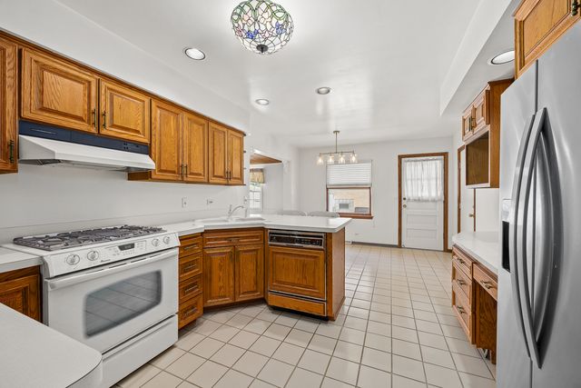 2922 Sunnyside Avenue, Westchester, IL 60154