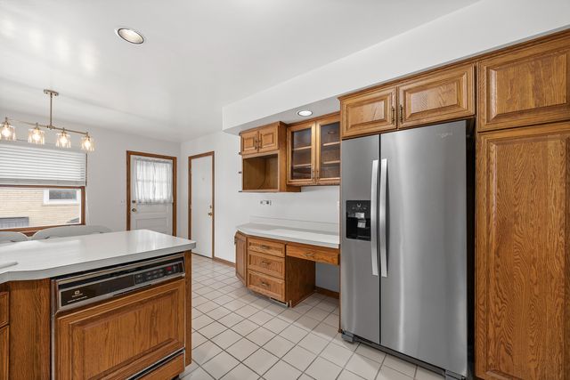 2922 Sunnyside Avenue, Westchester, IL 60154