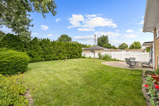 2922 Sunnyside Avenue, Westchester, IL 60154