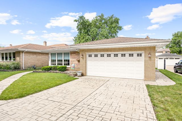 2922 Sunnyside Avenue, Westchester, IL 60154