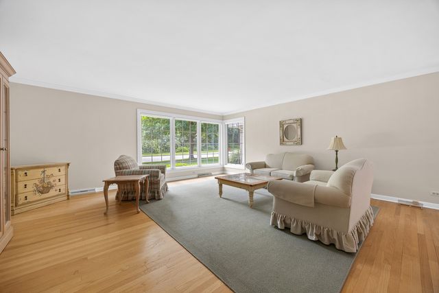 2922 Sunnyside Avenue, Westchester, IL 60154