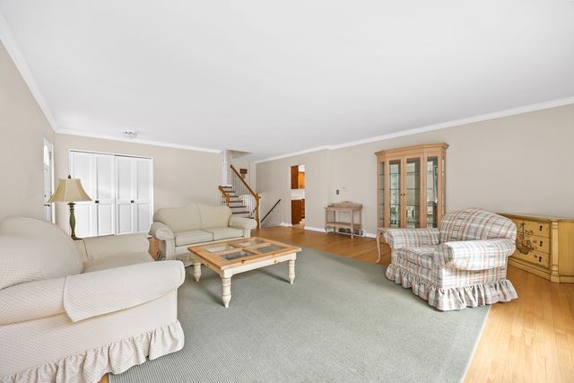 2922 Sunnyside Avenue, Westchester, IL 60154