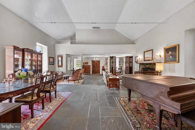 14127 HARPERS FERRY RD, Hillsboro, VA 20132