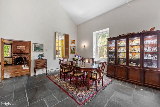14127 HARPERS FERRY RD, Hillsboro, VA 20132