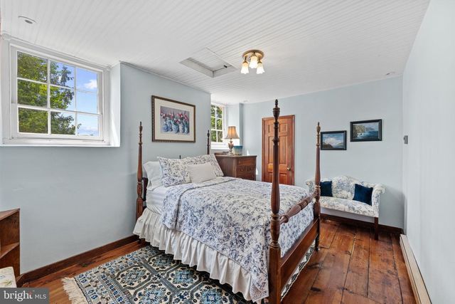 14127 HARPERS FERRY RD, Hillsboro, VA 20132