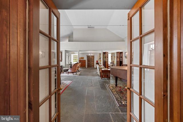 14127 HARPERS FERRY RD, Hillsboro, VA 20132