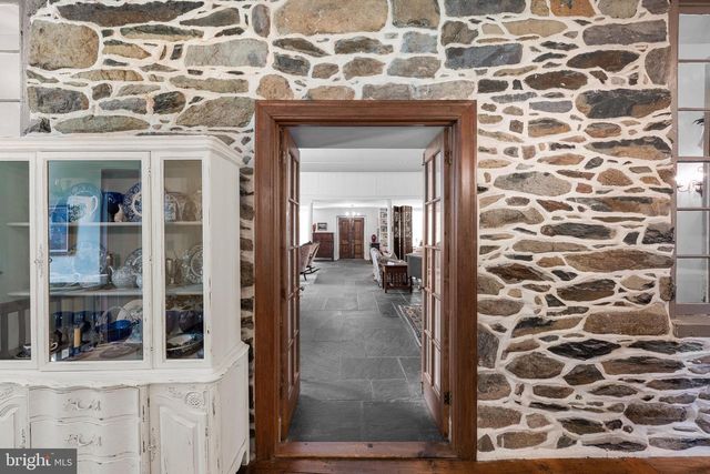 14127 HARPERS FERRY RD, Hillsboro, VA 20132