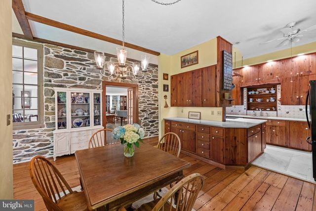 14127 HARPERS FERRY RD, Hillsboro, VA 20132
