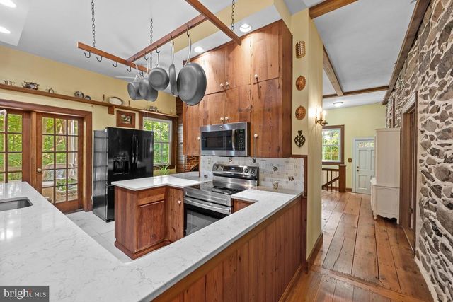 14127 HARPERS FERRY RD, Hillsboro, VA 20132