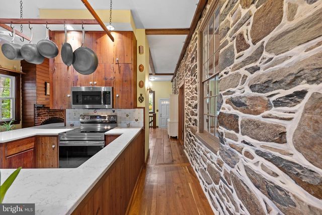 14127 HARPERS FERRY RD, Hillsboro, VA 20132