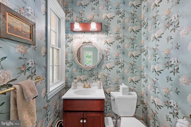 14127 HARPERS FERRY RD, Hillsboro, VA 20132