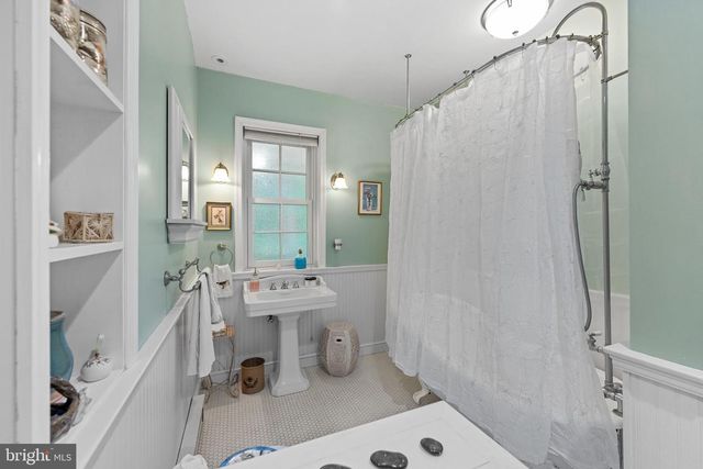 14127 HARPERS FERRY RD, Hillsboro, VA 20132