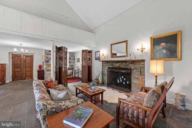 14127 HARPERS FERRY RD, Hillsboro, VA 20132