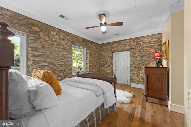 14127 HARPERS FERRY RD, Hillsboro, VA 20132